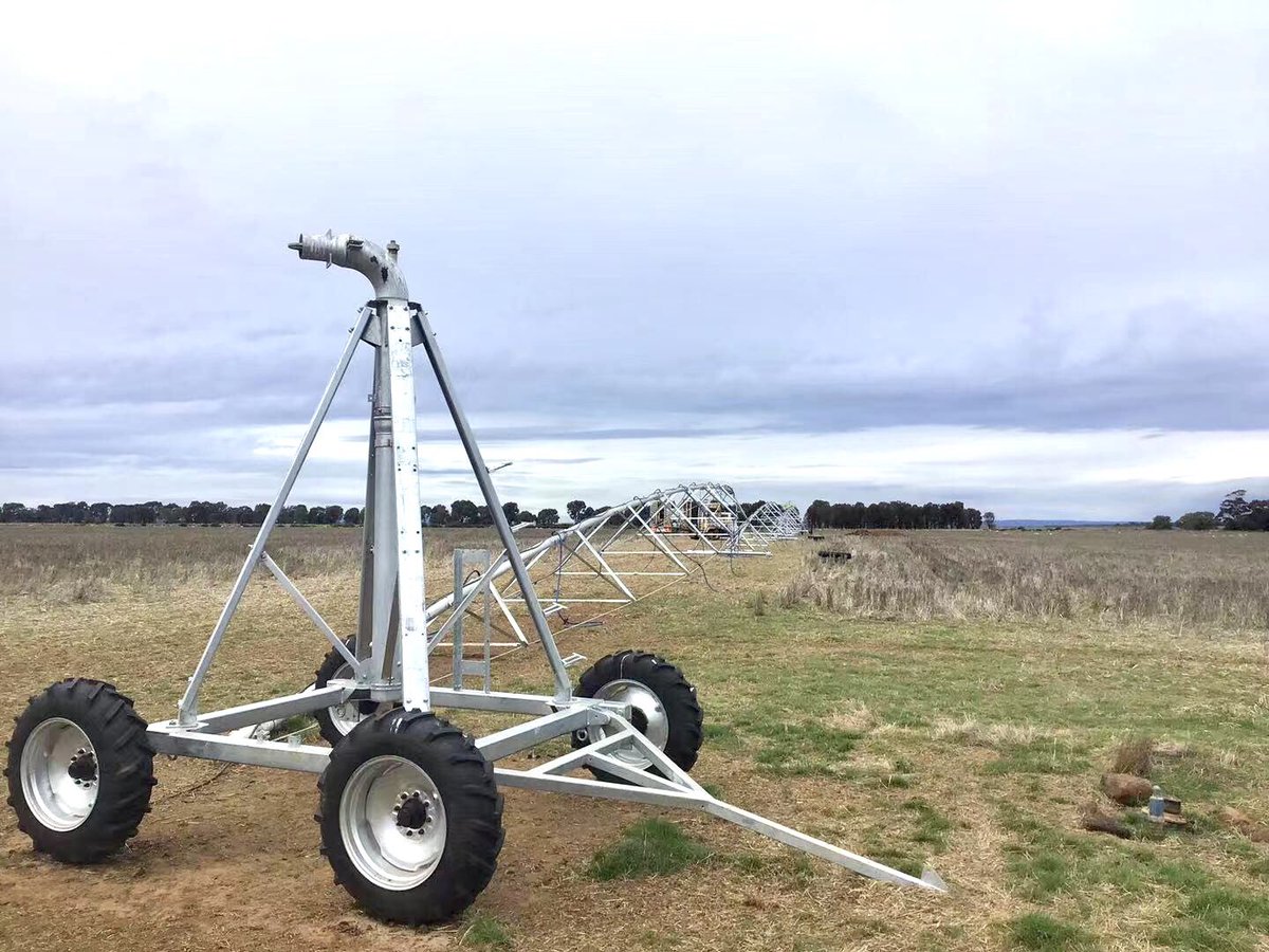 agnFlow's tweet photo. Another week at paddock, putting up a towable center pivot with our Australian made aluminium pipes. Don’t stop and work hard when you can. #centerpivotirrigation #farmmachinery https://t.co/4JZC1cc1hW