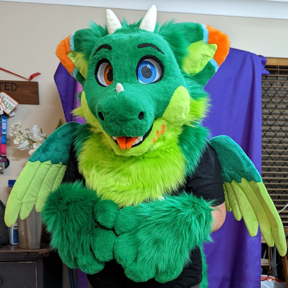 jesdenart's tweet photo. Hi! I'm Jess/Jesdena (or if you're addressing the fluffy lynx - Ellie!) 🐱

I'm a novice fursuit maker and artist based in Western Australia! Focused on making cute and fluffy toony style partials and fullsuits ❤️

Still learning and figuring things out but doin' my best! https://t.co/DeT0iIINIm