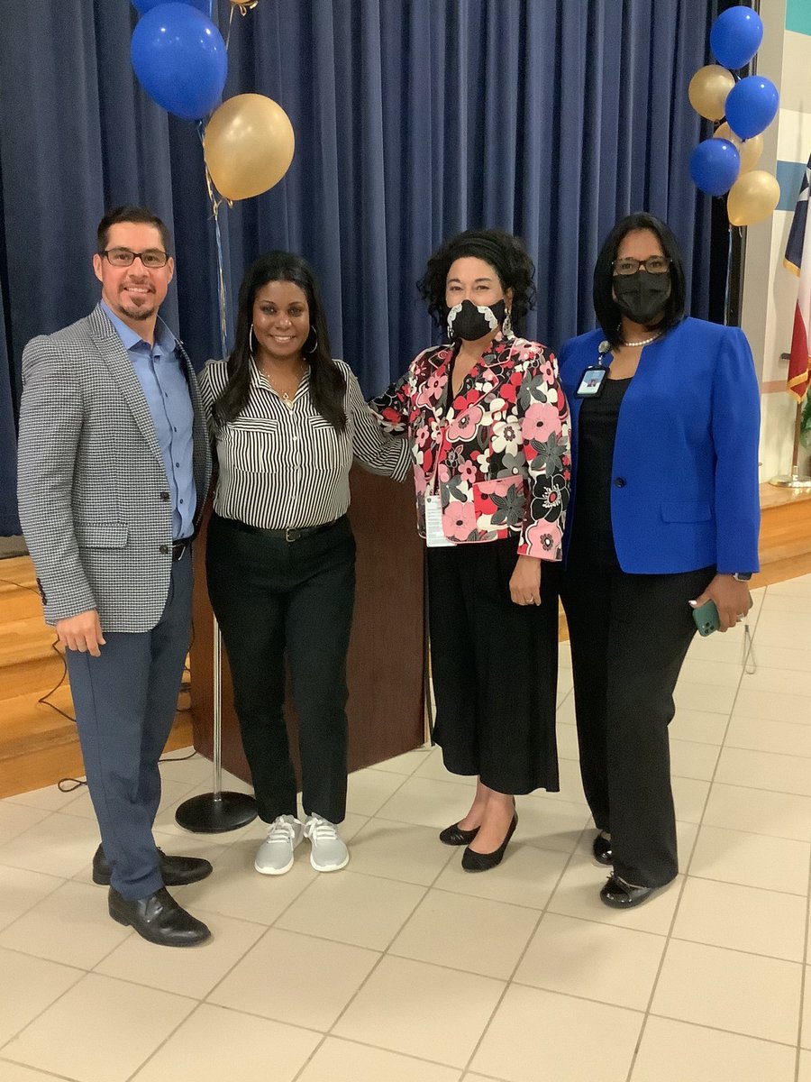 ClarkCats2's tweet photo. Soaking it all in 💛💙 Stay tuned for next year ... We are STRONGER in Numbers. Thank you for your leadership ✏️📚📓🚌 @believe_EC2020 @ClarkCats2 @SpringISD @Shuester @DrMiguelSPerez @ClarkPrimary @kfisher2021 @sherrieford94 https://t.co/wf79XfnBgT