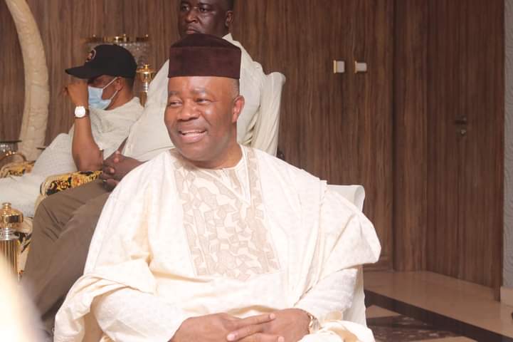 Thinna_Bodi's tweet image. No one comes close to matching Akpabio's infrastructural development prowess. He has plausible projects to show for in every capacity he has served both in his state and to the country. 

#IStandWithAkpabio
