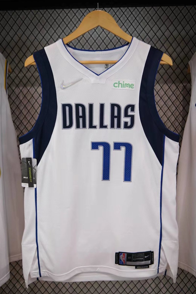 allo_he's tweet photo. @dallasmavs @luka7doncic @jalenbrunson1 @thatnegus_sb @BobanMarjanovic hit me to pick up yours.👊 https://t.co/bzHik6TnaF