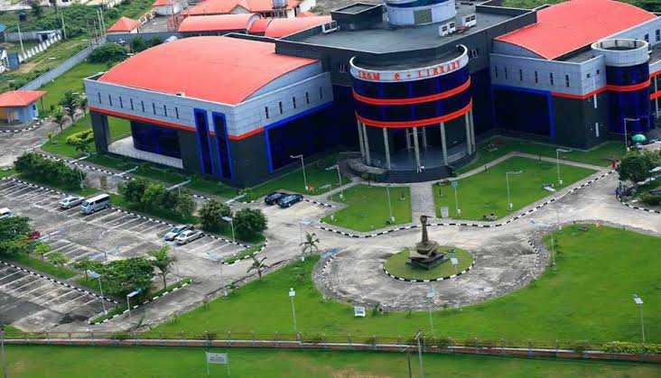 ijinleife9's tweet image. When it comes to infrastructural development Akpabio is the best in it, rising from the NDDC hostel built during his tenure as Minister, also the Ibom E-library built during his tenure as governor and the massive road networks around Akwa ibom 
#IStandWithAkpabio