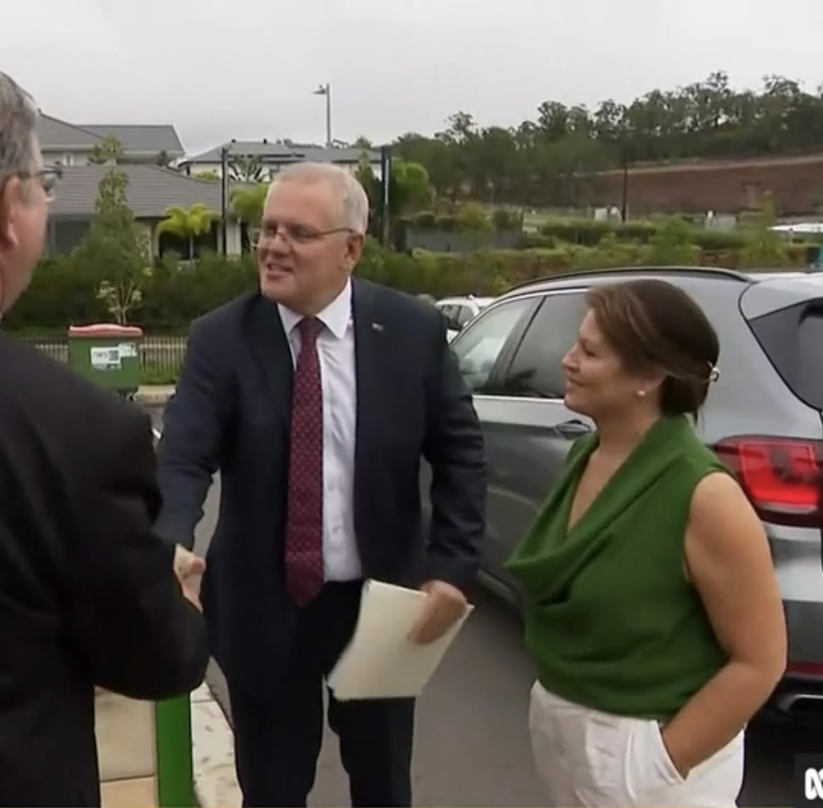 SaraJade_13's tweet photo. #JenMorrison #Scomo BL Jen both hands in pockets, defensive, hidden agenda, discomfort, insecurity. Used to appear more confident but has the opposite effect. The smile is incongruent with her BL. It is absolutely disrespectful to have hands in pockets when speaking to someone. https://t.co/2ITBhbFCnZ