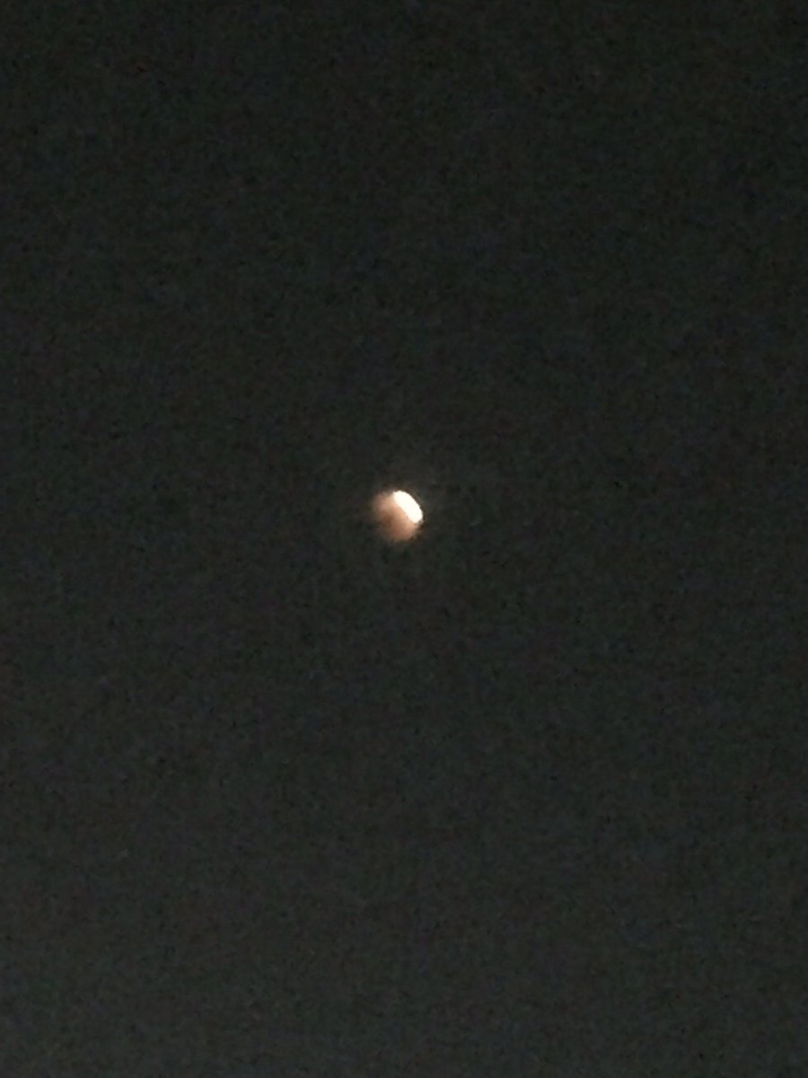 La luna se ve con madres !! 🤘🤘🤘👍👍