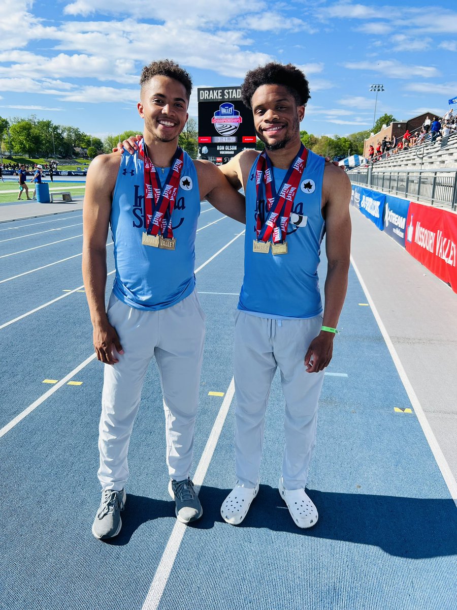NoahMalone13's tweet photo. Champs. https://t.co/LNMcJFmDIe