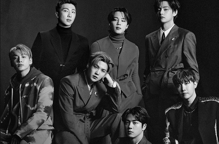 ArianeMercedes's tweet photo. Quien le hizo creer al K-pop que bts trabaja para ellos? 
Y que el éxito e historia que tiene bts ahora si es digno de admirarse, cuando solo hace semanas, meses e incluso años atrás era todo lo que criticaban Ja! #BTSPavedTheWay #AndNothingForKpop https://t.co/4i7mPDc6OV