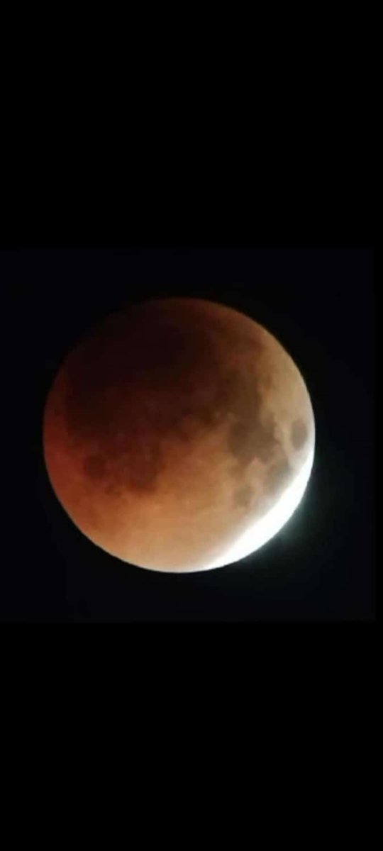 IMatthewRock's tweet photo. Hoje a lua está linda! #luavermelha #luadesangue #Lua , essa é a melhor foto dela até agora, tirada em SANTOS-SP https://t.co/vkf1zC2kLE