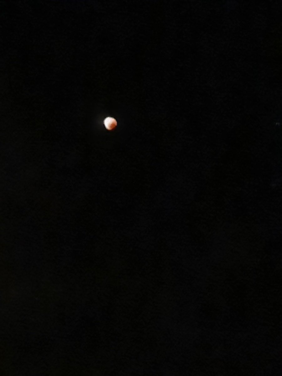 VictoriaEstayno's tweet photo. Desde Balcarce Pcia. Bs As #eclipseentn https://t.co/9VGypCign4