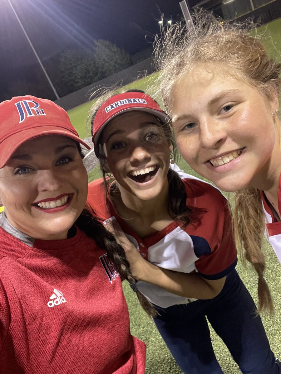 coachjaymebaker's tweet photo. Starting my last week coaching these two ladies! I remember watching @Aubrey2422 play in 12u and although my time was short with @Emma_Rodrigues8, I am blessed to have coached her! I am grateful to be apart of your journey ladies! Love y’all and let’s get 2 more wins! 💍🥎❤️ https://t.co/XNLPQ1xiML