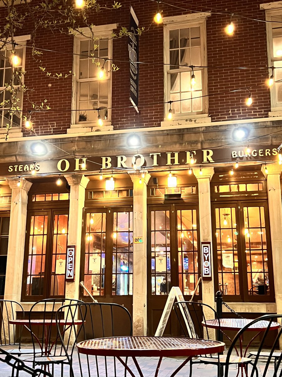 ohbrotherphilly's tweet photo. 👀

#American #burger #OldCity #Philly #ribeye #ThatThat #NewYork #Philly #Buffalo https://t.co/6xqX9sfMmW