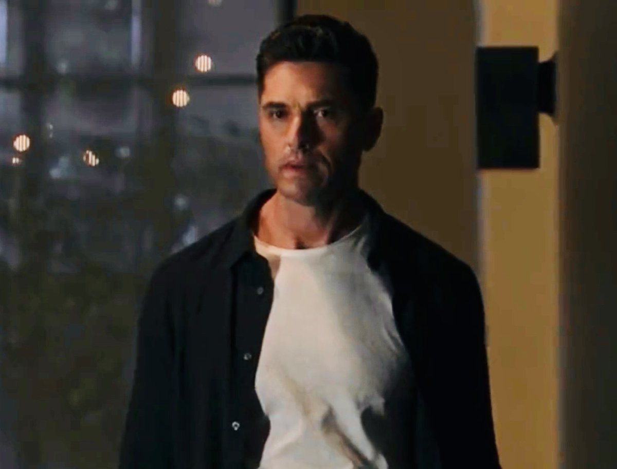heatherelf77's tweet photo. Narrator: And so, my friends, on this night, Tim Bradford finally learned the true meaning of ‘magic.’
#chenford #therookie https://t.co/9hoA4RBd9D