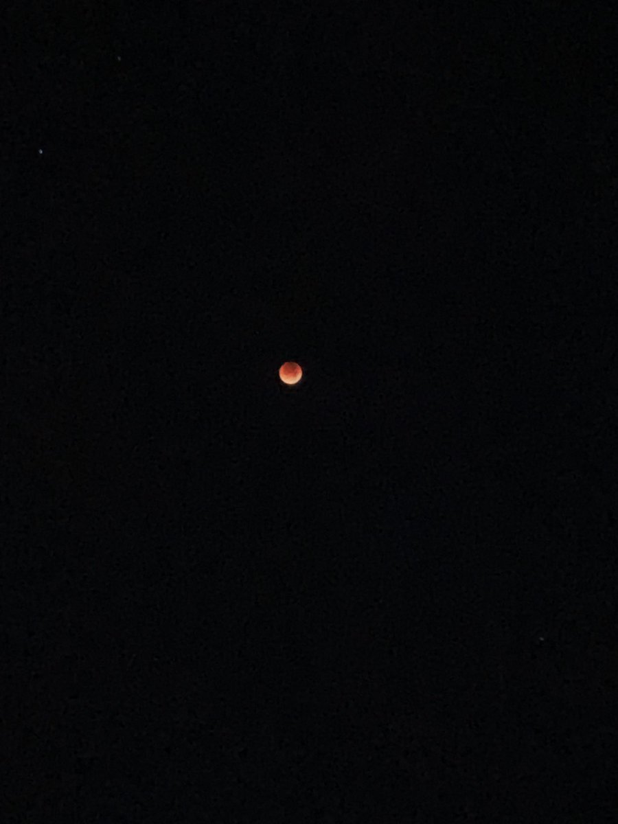 klebersaol's tweet photo. Eclipse da Lua, João Pessoa!! #EclipsedaLua @tvcabobranco https://t.co/VruN9FF2gZ