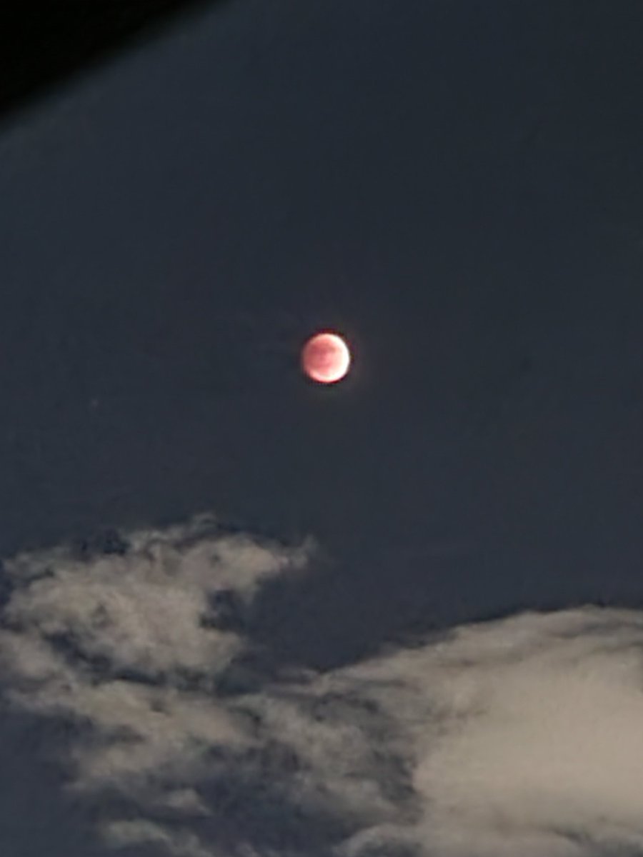 froeloefs's tweet photo. From imaging a black hole shadow to imaging Earth's shadow #LunarEclipse https://t.co/bH5fPnCXHP