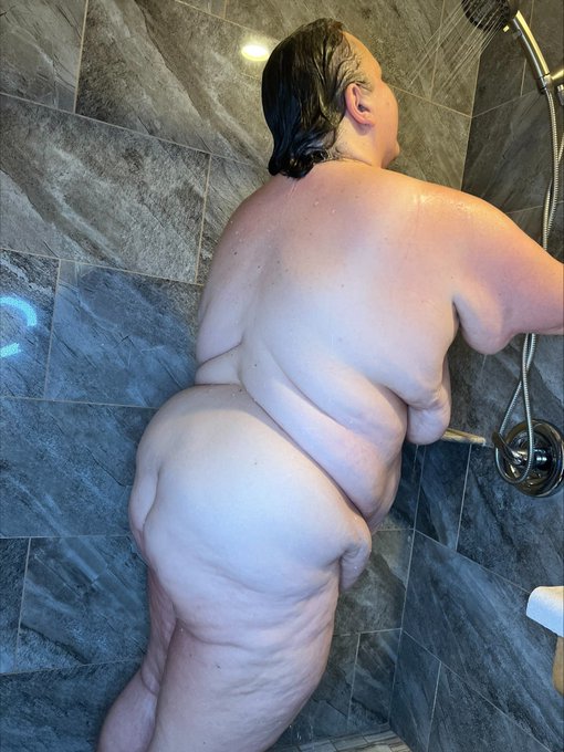 Daisy is letting me post this even though she doesnt like this picture.  I think her body is beautiful<a href="/tag/bbw"class="tags"><span>#bbw</span></a><a href="/tag/bodypositive"class="tags"><span>#bodypositive</span></a><a href="/tag/bodypositivity"class="tags"><span>#bodypositivity</span></a><a href="/tag/bbwmature"class="tags"><span>#bbwmature</span></a>