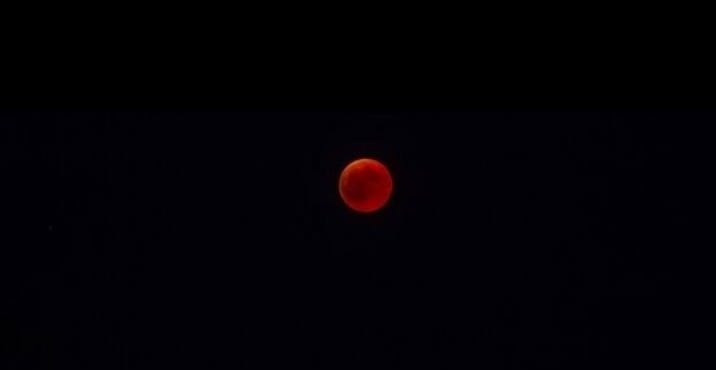 maj_mar_'s tweet photo. LUA= PERFEIÇÃO INEXPLICÁVEL https://t.co/bP9vXad20x