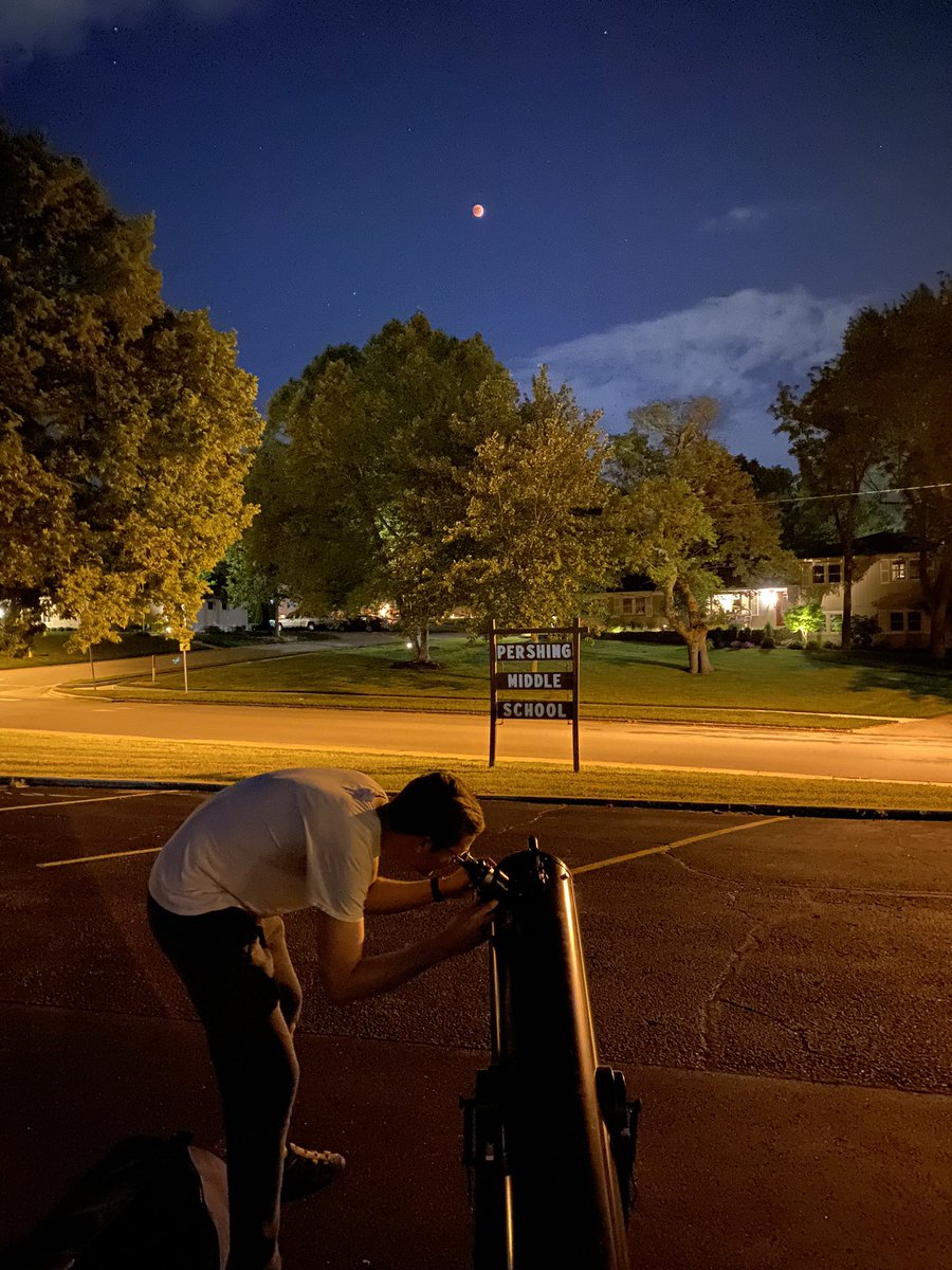 bradleybthomas's tweet photo. It cleared up 😎🌝 https://t.co/8OJgFiiUrm