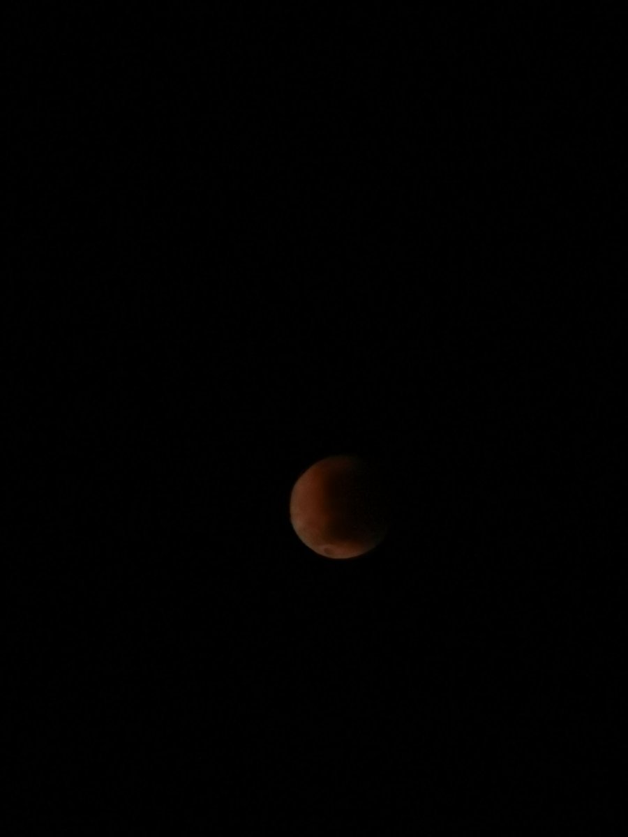 Ju_alcantara's tweet photo. #EclipseLunar https://t.co/239YZmfqGB