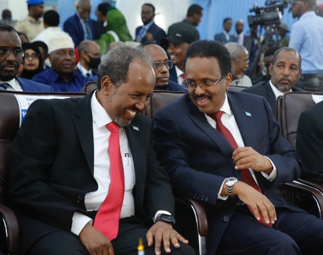 Abdirah44279506's tweet photo. MACBUUDKII NA UUMEE
MAALINTII S_Y_L’ E
DALKA NAGA MUDNAANTIYO
MAAMUUSKA KU LAHEYD 
TOBAN IYO SHANTII MEEY
HALISTAAN MIRANEYNIYO
MUGDIGII NAGA SAAREE
MASIIRKEENA BADBAASHAY
UMMADYAHAY KU MAHADIYA.
Abwaan Guure https://t.co/BCB5Y2qole