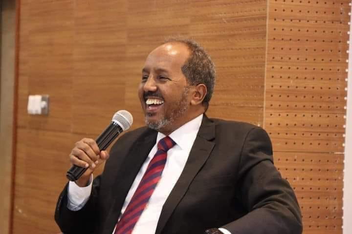 Abdirah44279506's tweet photo. MACBUUDKII NA UUMEE
MAALINTII S_Y_L’ E
DALKA NAGA MUDNAANTIYO
MAAMUUSKA KU LAHEYD 
TOBAN IYO SHANTII MEEY
HALISTAAN MIRANEYNIYO
MUGDIGII NAGA SAAREE
MASIIRKEENA BADBAASHAY
UMMADYAHAY KU MAHADIYA.
Abwaan Guure https://t.co/BCB5Y2qole