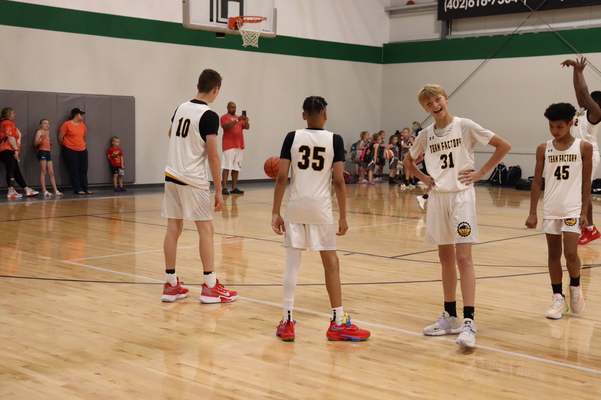 NsideSports402's tweet photo. In the heat of battle, every great team needs a teammate like @KalanSteinbeck 😂. Don’t let the smile fool you, this kid is a DOG @hps_panthers @TeamFactory_NE 2028 🥇🏆 https://t.co/42fO3zMaPU