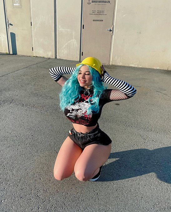 🛸👽INVΛDER YΛZ👽🛸 ₆⁶₆ - 3 pic. bob the builder but instead of fixing ur house i come and destroy it 🔨👷‍♀️🚧 https://t.co/ptaMNPngzA