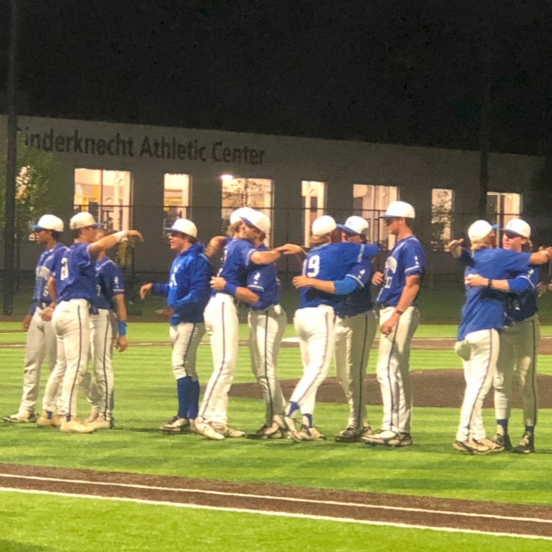 🏆 𝟮𝟬𝟮𝟮 𝗥𝗲𝗴𝗶𝗼𝗻 𝗫𝗜 𝗧𝗼𝘂𝗿𝗻𝗮𝗺𝗲𝗻𝘁 𝗖𝗵𝗮𝗺𝗽𝘀! 🏆

#Dogpiles #FINISH 
#WingsUp 🦅⚾ | <a href="/KCC_BSB/">Kirkwood Baseball</a>