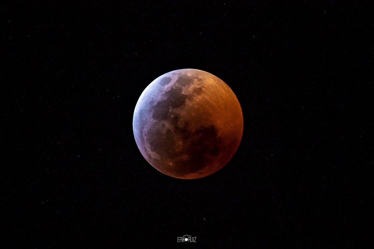 Eclipse total de luna en Quintana Roo.
📸<a href="/erikruiz_photo/">Erik Ruiz</a>