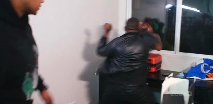NeiceyMonet's tweet photo. Rio : β all he did was pulled my hair β ALRIGHT KERRION π€£
#BadBoysClubLA #badboyla #BADBOYSCLUB https://t.co/M8zXyrDY7Y