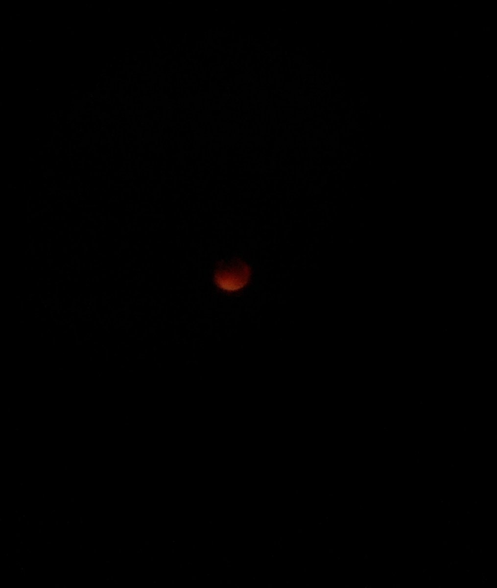 paulochester's tweet photo. #Eclipsesistematico Fortaleza-Ceará #LuaDeSangue #EclipseLunar https://t.co/97BANmACmD