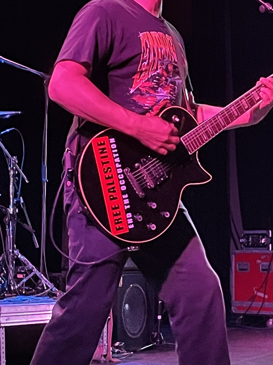 JoeGrayDc's tweet photo. @Eve6 has the best guitar in Denver right now. #FreePalestine https://t.co/qLeijzbDge