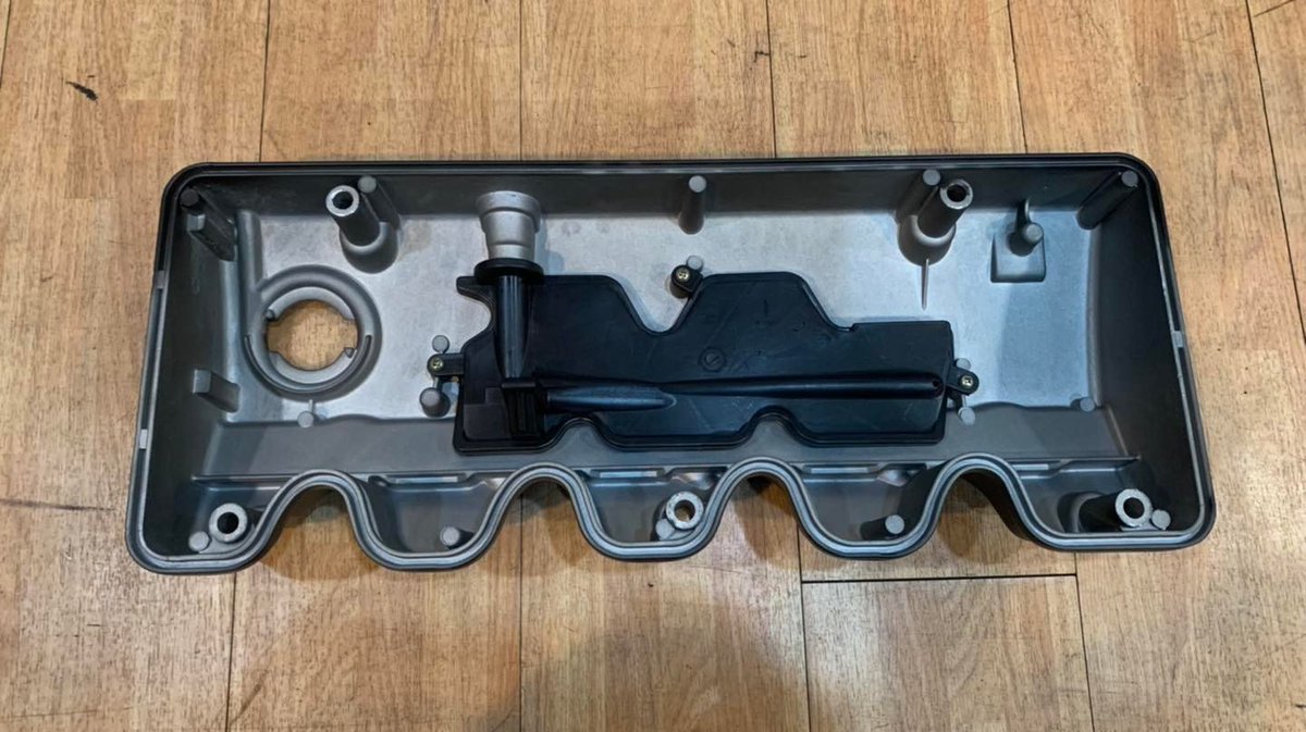 propelauto's tweet photo. Mercedes W124 M102 Cylinder Head Cover / Valve Cover #OnSale
Brand New OEM
Rush now to grab before it’s Gone✍️🙋♂️🤳
#W124 #200E #M102 #ValveCover #8V #SG #PropelAuto #MercedesBenz #CarParts #AutoParts #BrandNew #classiccars #Luxurycar #Spares #EngineParts #Grab #Sales #RushNow https://t.co/MfMJdbANBp