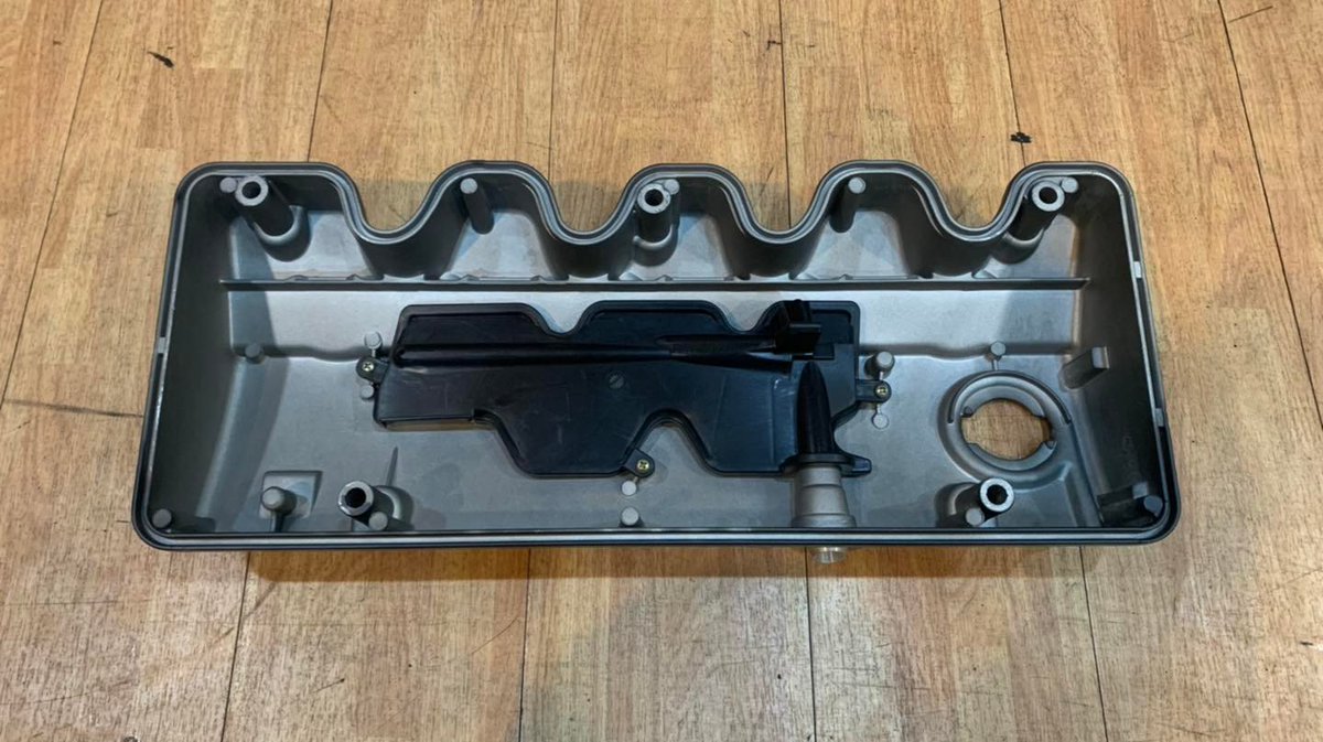 propelauto's tweet photo. Mercedes W124 M102 Cylinder Head Cover / Valve Cover #OnSale
Brand New OEM
Rush now to grab before it’s Gone✍️🙋♂️🤳
#W124 #200E #M102 #ValveCover #8V #SG #PropelAuto #MercedesBenz #CarParts #AutoParts #BrandNew #classiccars #Luxurycar #Spares #EngineParts #Grab #Sales #RushNow https://t.co/MfMJdbANBp