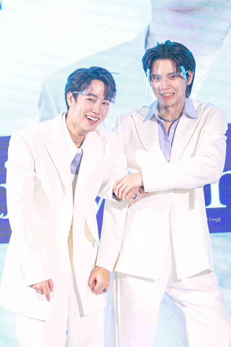 y_crazyY_'s tweet photo. ~~~ยังเป็นอย่างนี้ตลอด
ยังคงรักเธอไม่เคยจะเปลี่ยน~~~

#DestinyclinicYinWar
#yinyin_anw  #warwanarat #หยิ่นวอร์ https://t.co/MjIjIsKff6
