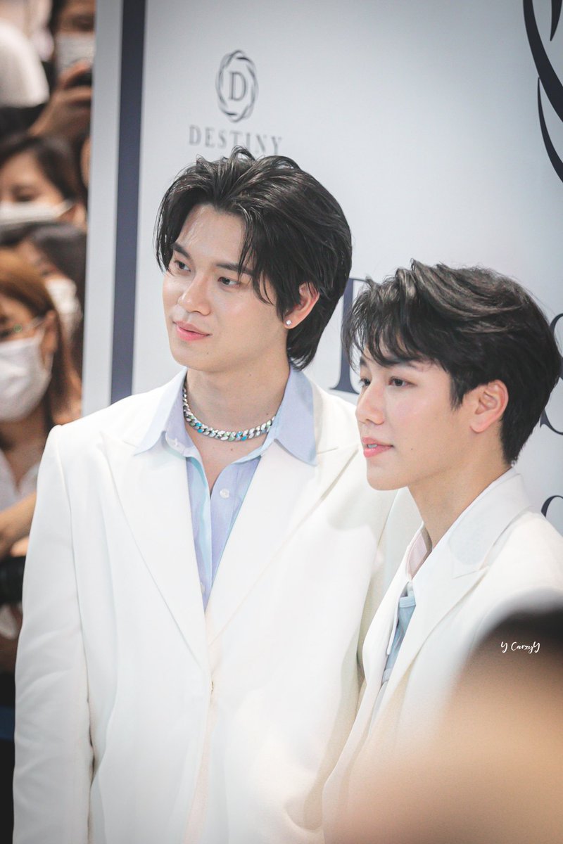 y_crazyY_'s tweet photo. ~~~ยังเป็นอย่างนี้ตลอด
ยังคงรักเธอไม่เคยจะเปลี่ยน~~~

#DestinyclinicYinWar
#yinyin_anw  #warwanarat #หยิ่นวอร์ https://t.co/MjIjIsKff6