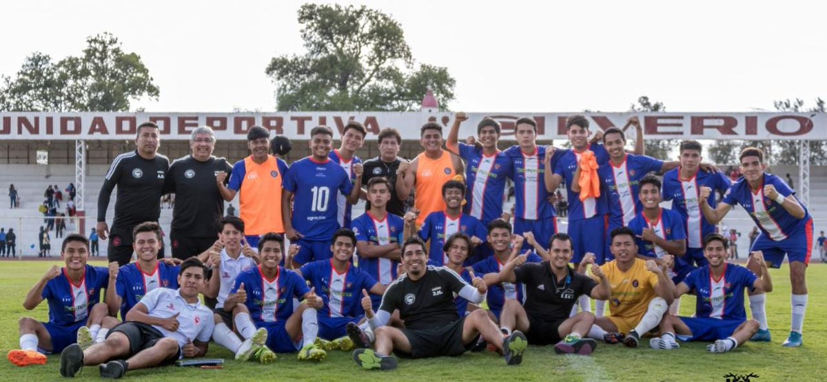 ugmdelfines's tweet photo. Buenas noches #HastaSerCampeón @LigaTDP https://t.co/1R1UaovaHM