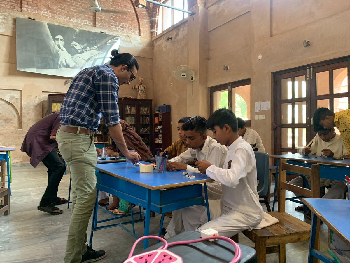 EducatorsStem's tweet photo. Here is an update from our visit to #harsukhschool this week. This hopefully marks the first of many of our educational activities at the school.

Join the #IlmQilab movement and help us do the same for millions of other students. https://t.co/f6Zw0XQCJX