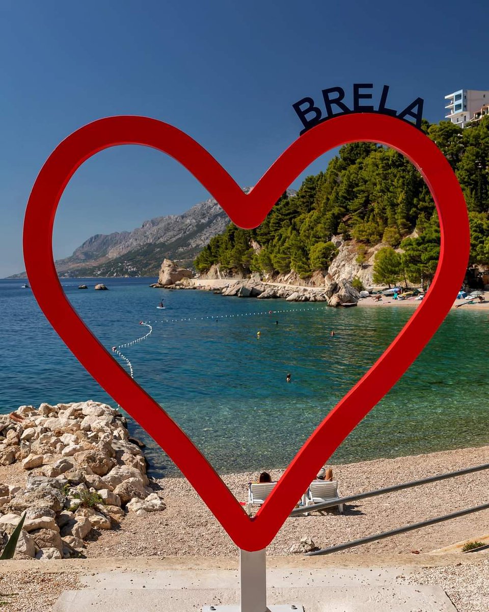 Brela_Croatia's tweet photo. With love from #Brela 😍 #Podcrkavlje #beach ❤️
#brelative #Croatia #Kroatien #BrelaCroatia #VisitBrela 
📸Vice Rudan @makarskabeaches https://t.co/aOVLCEKDE1