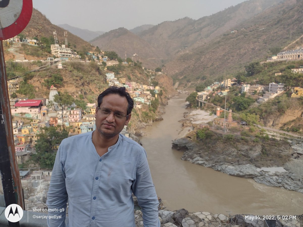 godiyalsanjay's tweet photo. जहां भागीरथी और मंदाकिनी का संगम होता है...
#Devpryag
#Ganga
#Uttrakhand
#Chardhamyatra https://t.co/B1ObcW5lLH