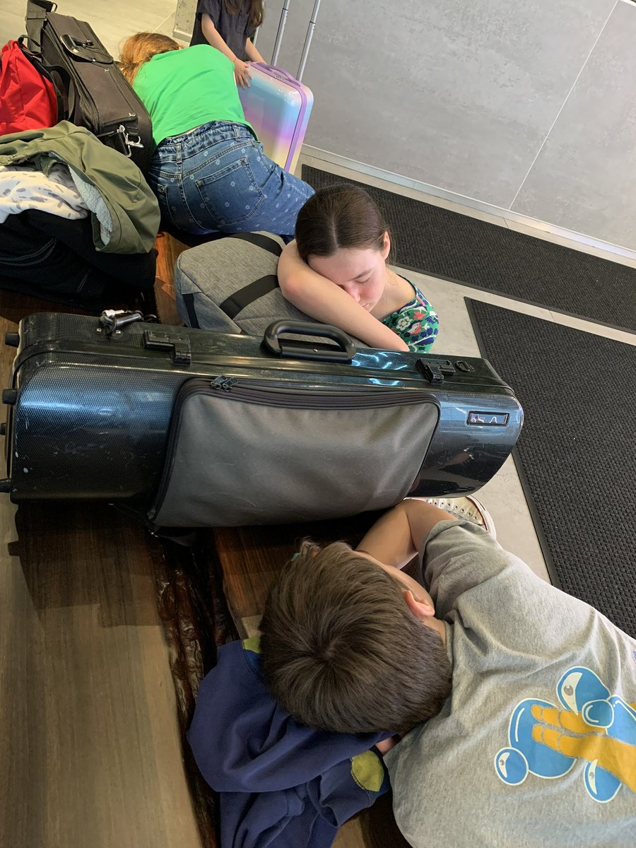 happycaravan_'s tweet photo. When the hotel loses your reservation and you have to sleep in the lobby! We paid $2500 😭 #nyc https://t.co/yoqLUd3wRh