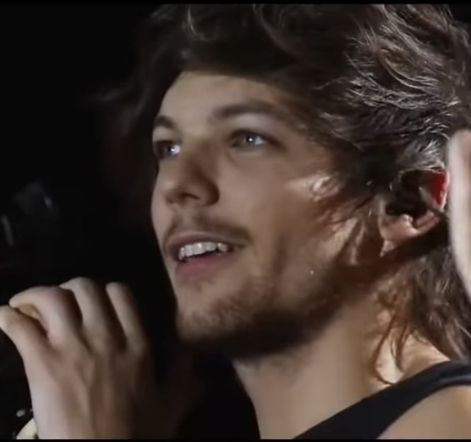 gonerhabit's tweet photo. louis reaction             louis reaction
    san siro                      kmm chile https://t.co/vXio1LvqwM