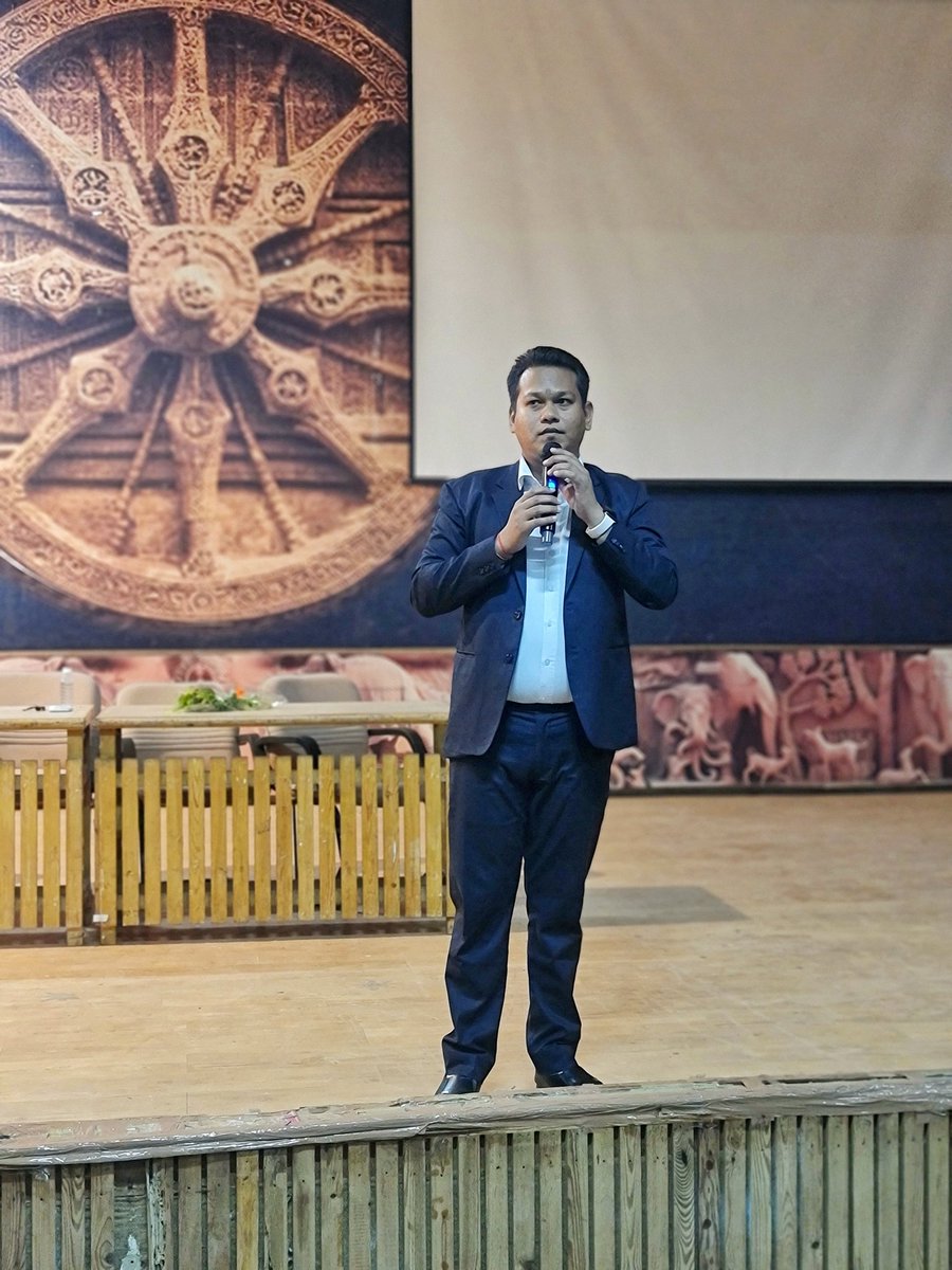 EcellAdit's tweet photo. E-CELL ADIT arranged a workshop for skills and ideas  required for enterpreneurship. 
In this amazing workshop, two great speaker - Mr. Vinit Mutha and Mr. Yagnik Gupta give their experience on path to successful enterpreneurship and hurdles faced in entrepreneurship.
 
#ecell https://t.co/32aWEe92XE