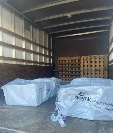 royalegroup's tweet photo. Time Critical shipment from Mexico to Honduras - 40 boxes of automotive parts needed urgently.
#RoyaleInternational #makeithappen2022 #timecriticalservices https://t.co/ujJqHS5U7n