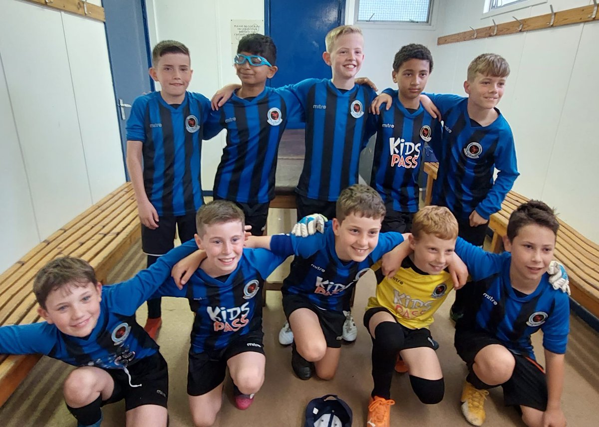 TimperleyFC's tweet image. #makingmemories a few more from the weekend U10 / U13 #santos #celtic #scorpions ⚫️🔵⚫️🔵👏🏻👏🏻👏🏻👏🏻@tdjfl @Cheshire_FA @altrinchamtoday  #timperley @TimperleySports