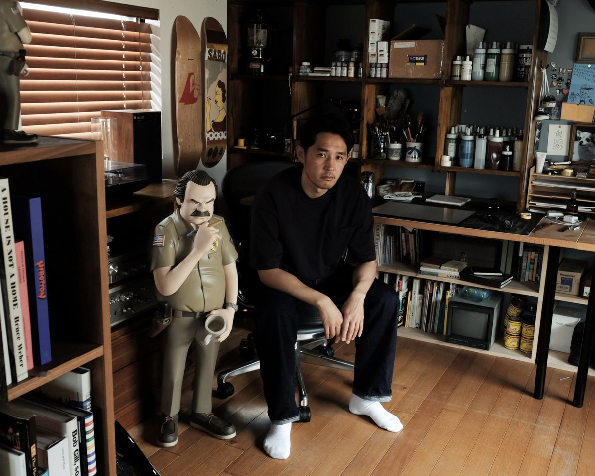 fwenclub's tweet photo. 👨🏻‍🎨👮🏻‍♀️☕💭

Explore @hanaiyusuke &amp; our latest collab with @netflix - "Coffee and Contemplation" Jim Hopper 1M Tall Sculpture &amp; Print Set on: https://t.co/zec6yG5gaI

@hanaiyusuke @netflix @Stranger_Things @fwenclub
#yusukehanai #netflix #strangerthings #strangerthings4 #fwenclub https://t.co/eHnVmB4R2b