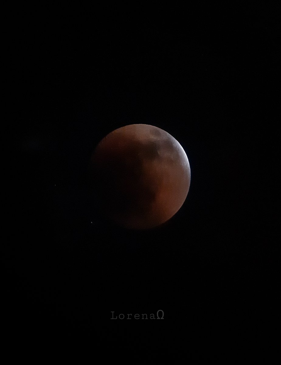 omega_lorena's tweet photo. #EclipseLunar 2022 #Tuxtepec #México

Hermosa evolución del eclipse total de Luna en los cielos del Papaloapan. 🤩🌘🔭

Ocular de 25 mm https://t.co/f4aOQtvFui