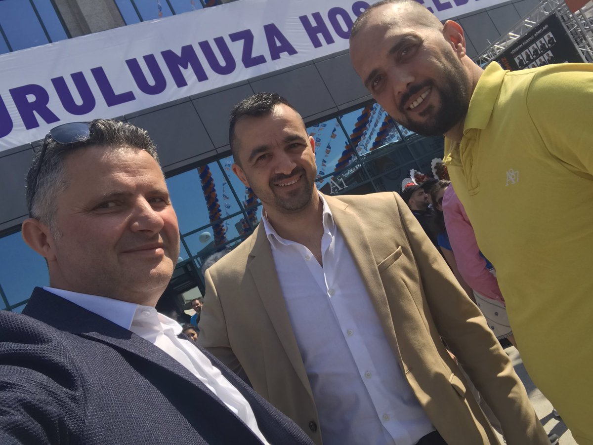 iakcaysmmm's tweet photo. Benim için gelen güzel insanlar 😁 Teşekkürler @EMR22953095 https://t.co/P9wwEiGaNE