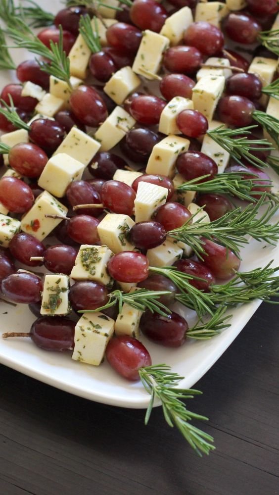 Grape fortina skewers 😍