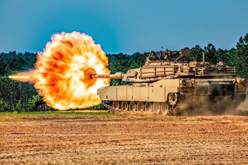 aussie_tanker's tweet photo. Pinched from Facebook but what an awesome picture 👊🏼⚔️ #keepattacking https://t.co/db8xKnONih