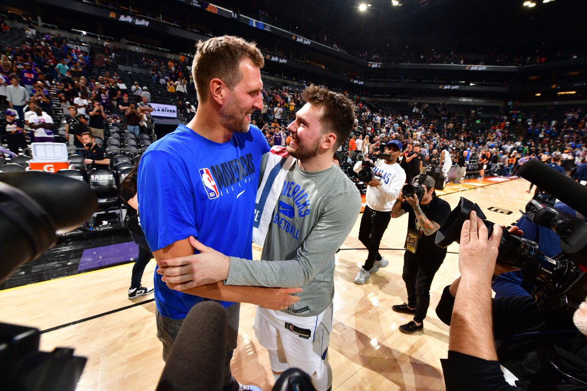 NickVanExit's tweet photo. This photo is incredible. https://t.co/HAjPJuBdit