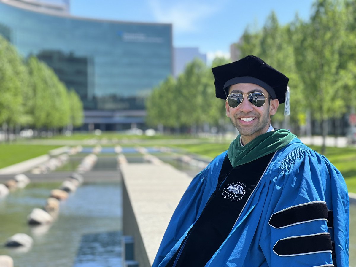ArbazAMomin's tweet image. Man plans, God Laughs. Then man laughs, because it all works out
I am the son of 🇮🇳 immigrants who came to 🇺🇸 with nothing and raised 3 kids in rural GA (4 traffic lights, 5k ppl). Some lessons I learned as I went from #firstgen college student to #neurosurgery 🧵
#MedTwitter